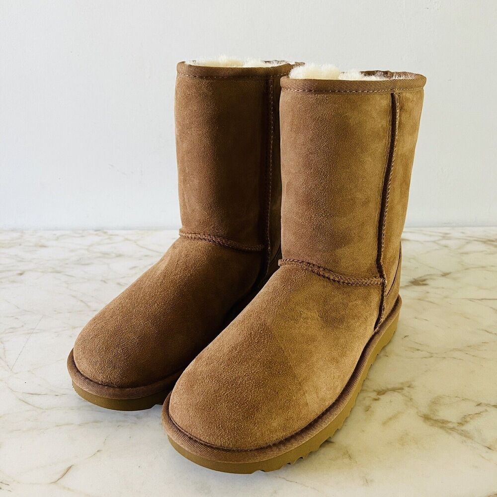 UGG AUSTRALIA Chestnut Suede Classic Short Shearling Boots - US 7